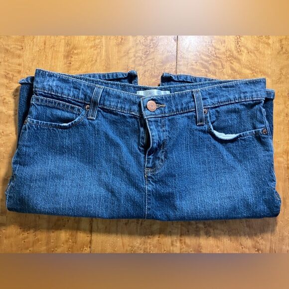 Old Navy Dresses & Skirts - Old Navy jean mini skirt, just below waist stretch excellent condition, size 10